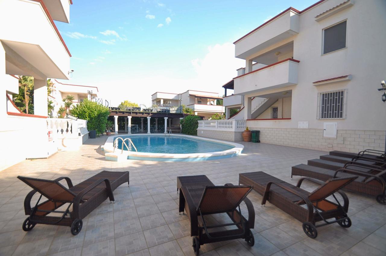 Residence Mezzaluna Carovigno Exterior foto